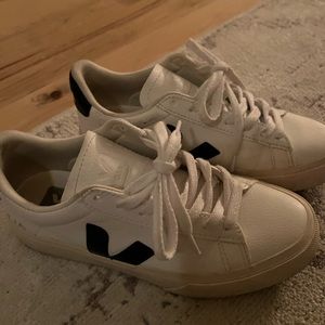Veja sneakers size 37 .Very good condition.Bought them at Anthropologie